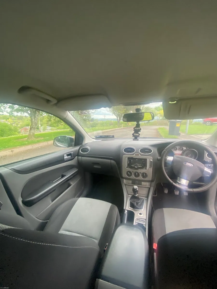 Ford Focus 2010 - Image 3