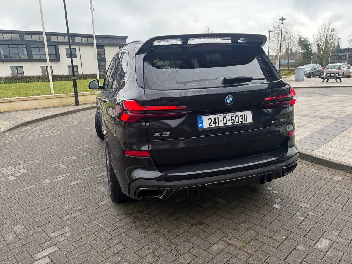 2024 BMW X5 xDrive50e M Sport Hybrid - Image 3