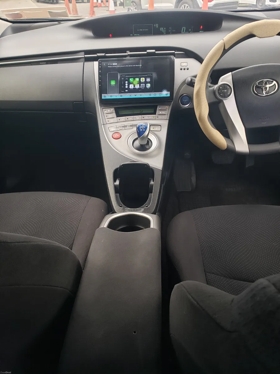 Toyota Prius 2014 - Image 2