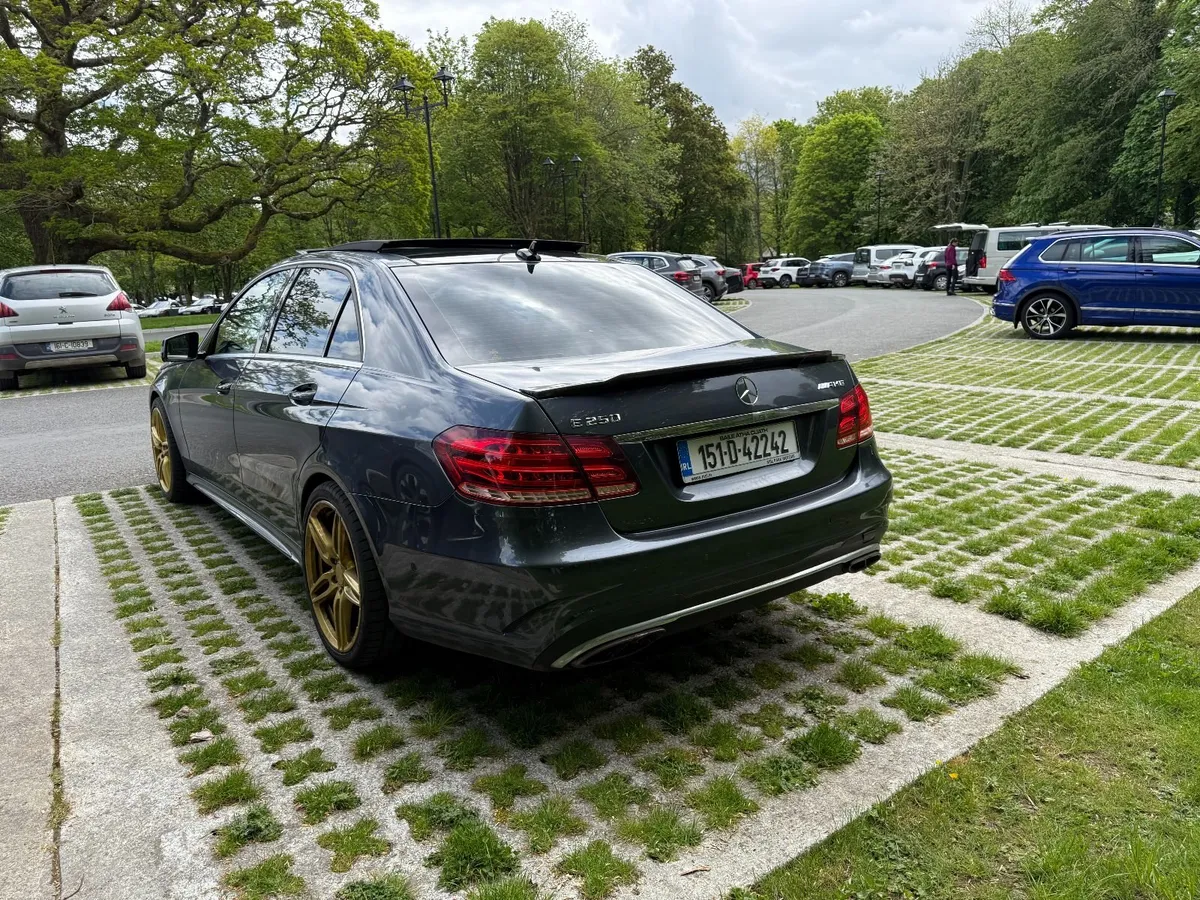 Mercedes-Benz E250 AMG Line PREMIUM – 204HP - Image 3