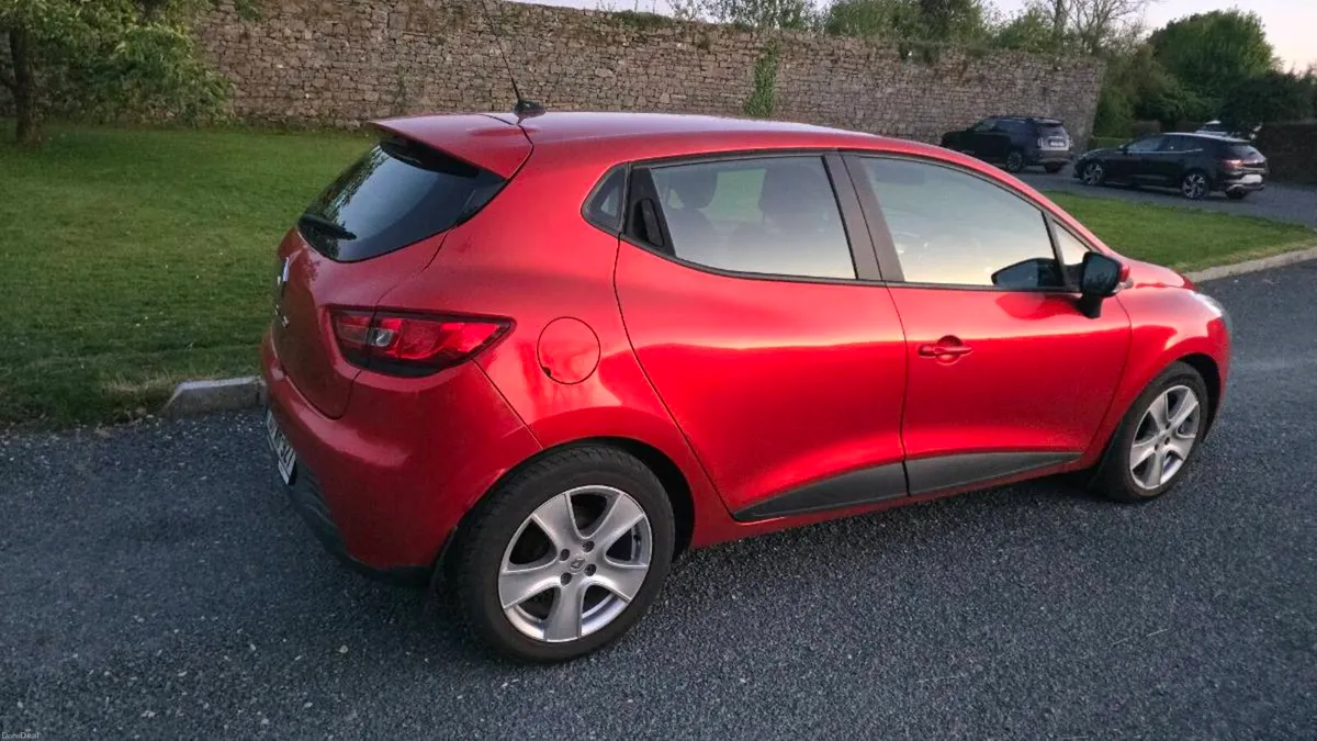 Renault Clio - Image 2