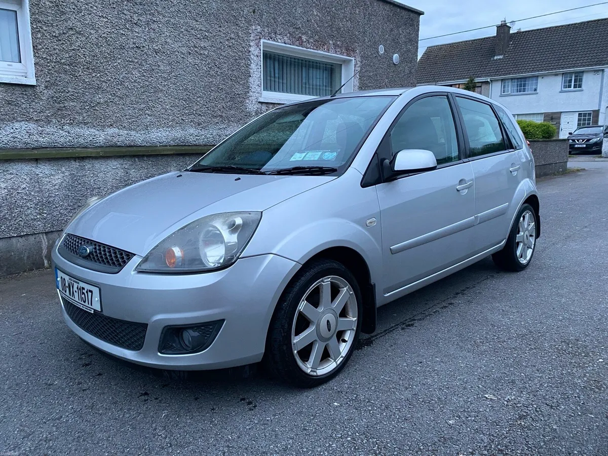 Ford Fiesta 1.4 Zetec very Low Mileage - Image 4