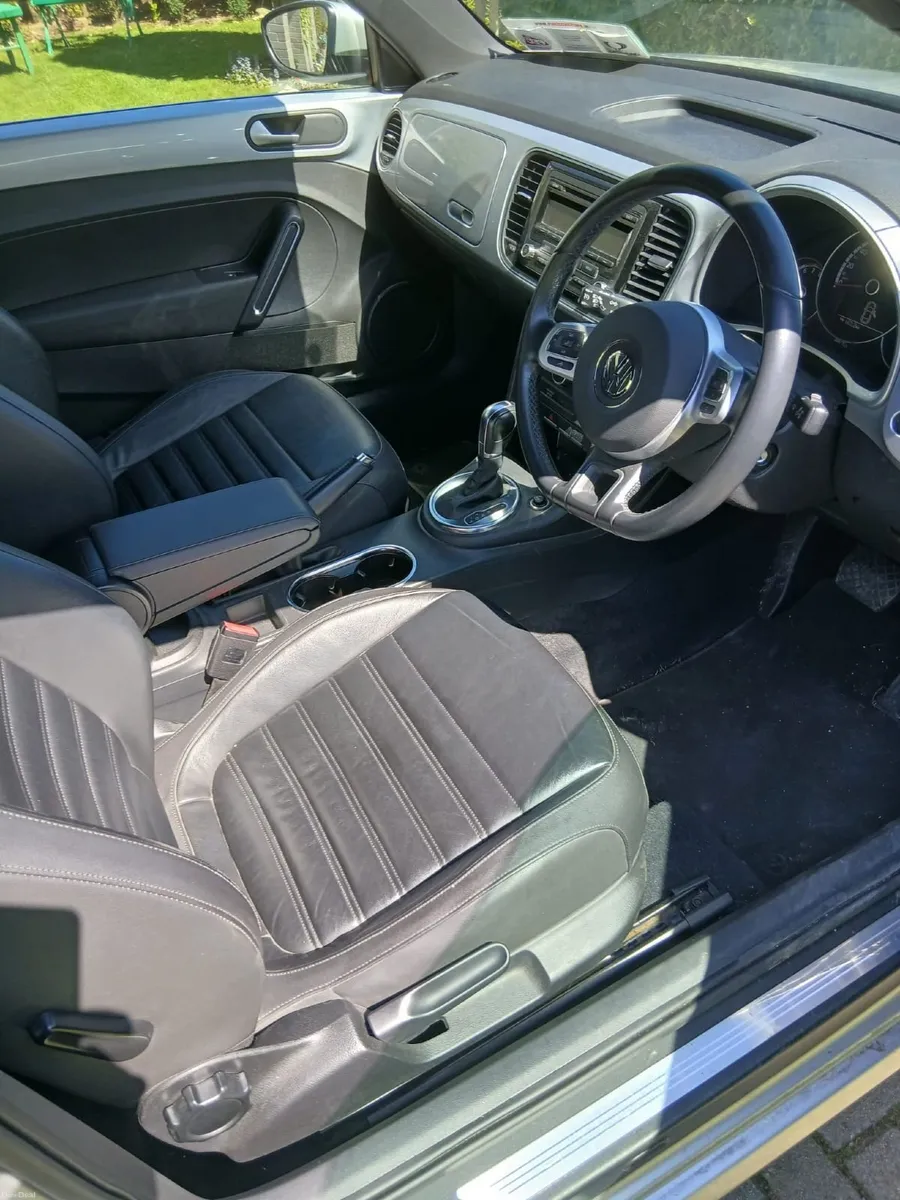 Volkswagen Beetle 2013 - Image 2