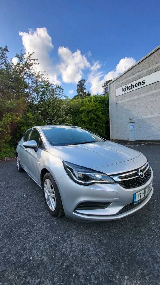 2017 OPEL ASTRA 1.6 DIESEL LOW MILAGE, CHEAP TAX - Image 1