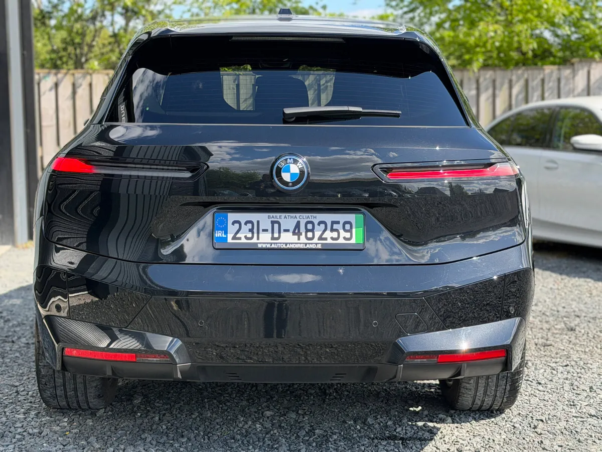 231 Bmw IX 40 M-Sport - Image 5