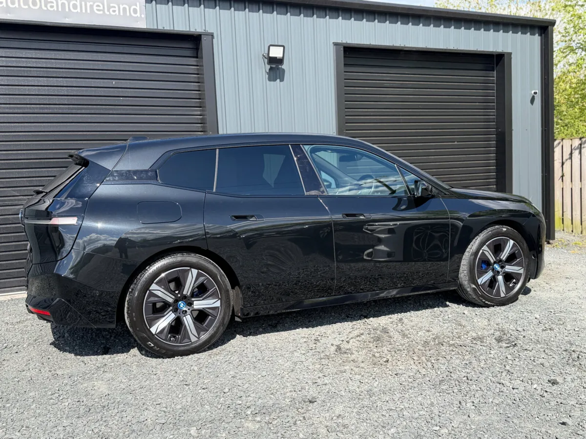 231 Bmw IX 40 M-Sport - Image 6
