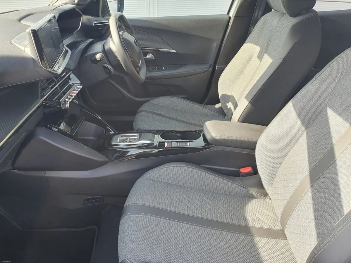 Peugeot 2008 251 - Allure Ev 136Bhp Electric 50kWh - Image 4