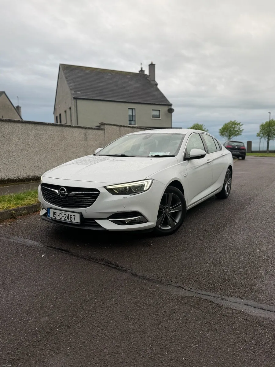 Opel Insignia grand sport SRI - Image 1