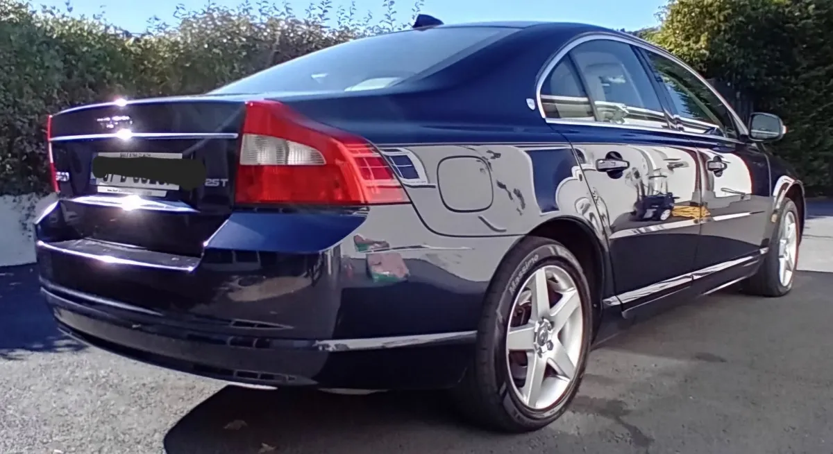 Volvo S80 2.5T SE Lux 2007 - Image 1