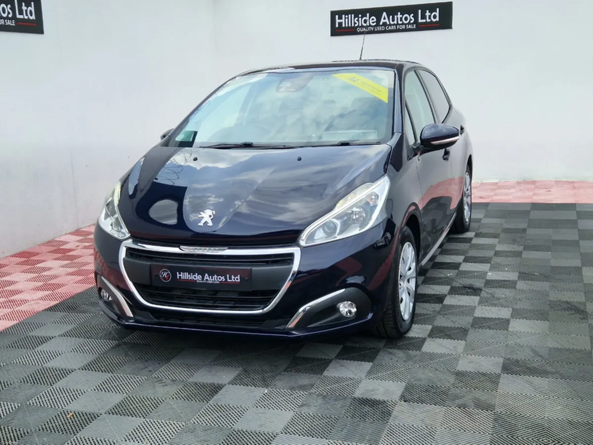 Peugeot 208 STYLE 1.2 PETROL 5DR AUTOMATIC - Image 2