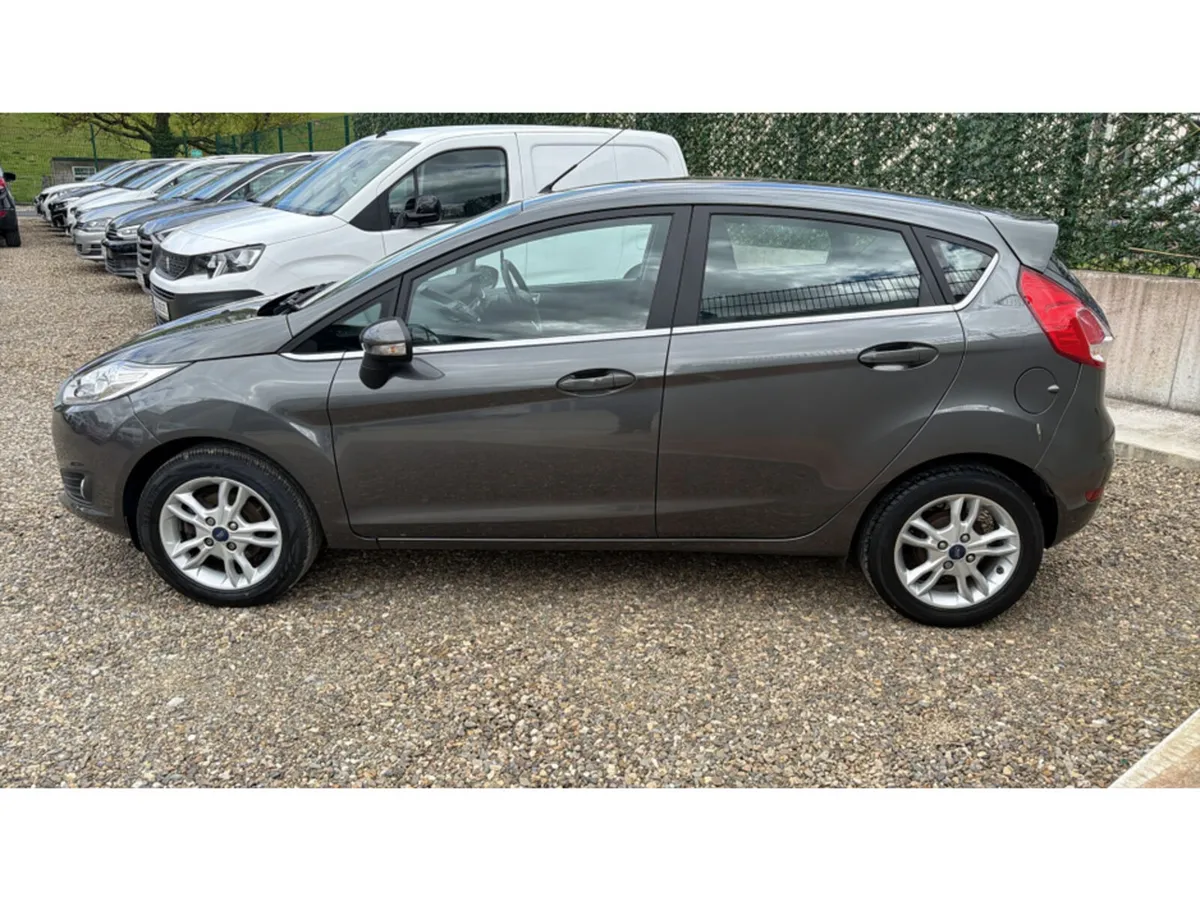 Ford Fiesta ZETEC - Image 4