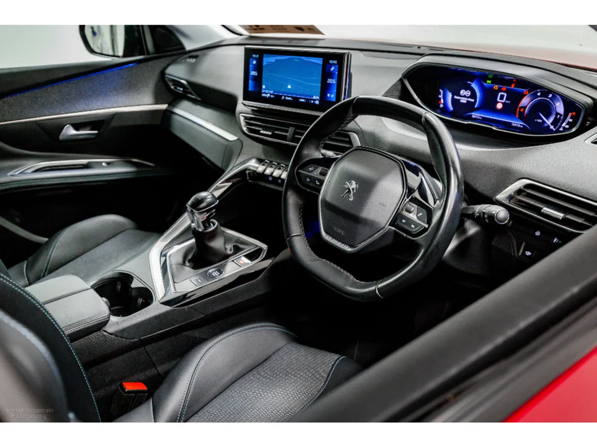 Peugeot 3008 Allure 1.5 Diesel 130HP - Image 2