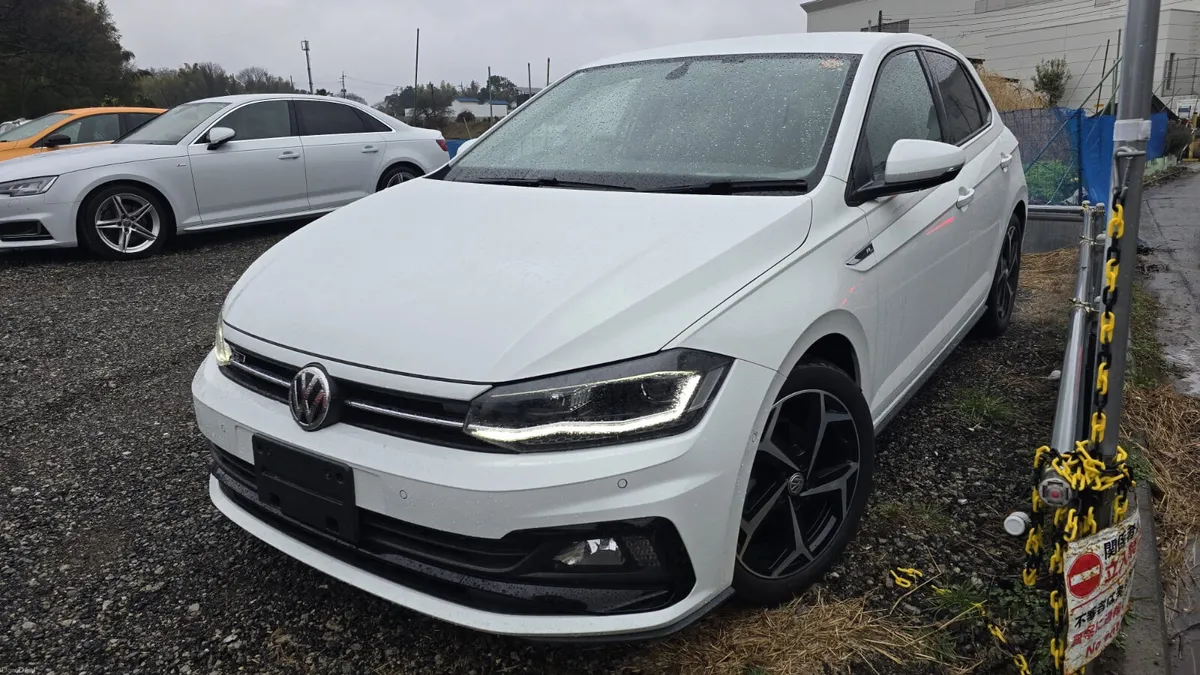 2019 Volkswagen polo R-line - Image 2