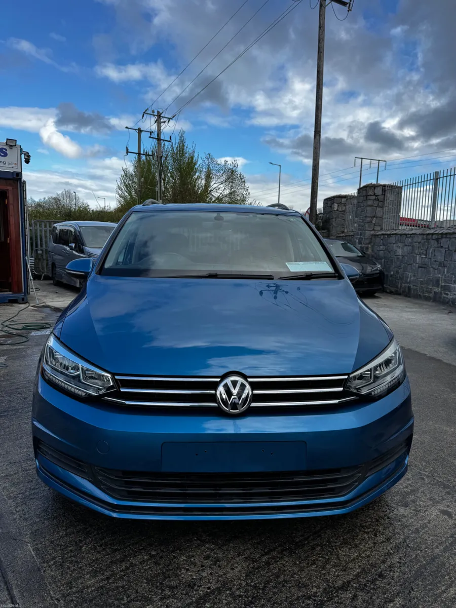 2016 Volkswagen Golf Touran 1.4 TSI 7Seater - Image 1