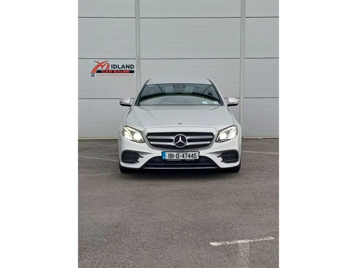 Mercedes-Benz E-Class E220 D AMG LINE PREMIUM - Image 3
