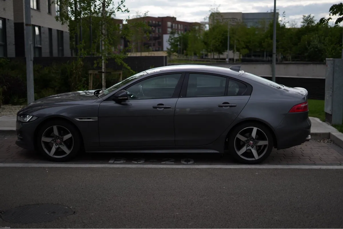 Jaguar XE 2017 R-Sport AWD 2.0d - Image 6
