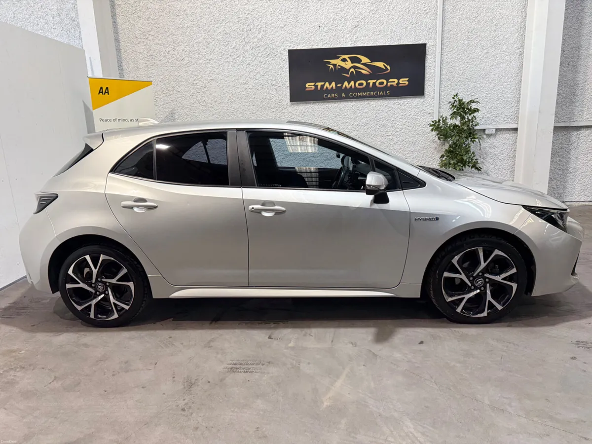Toyota Corolla 2019 Hybrid Automatic - Image 3