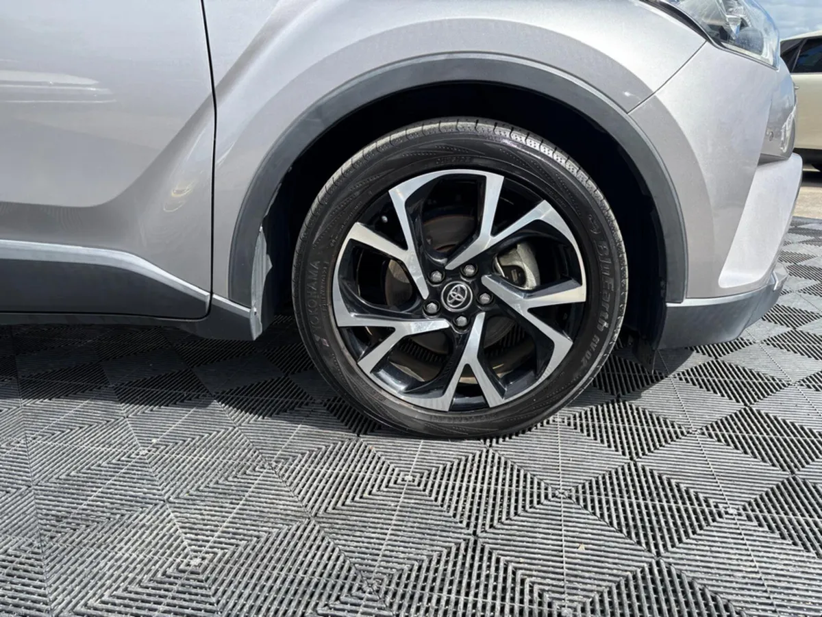 Toyota C-HR Toyota CHR 1.8 self charging hybrid, l - Image 3