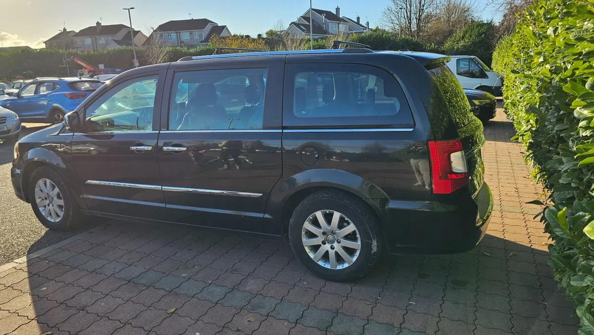 Chrysler Grand Voyager 2014 - Image 2