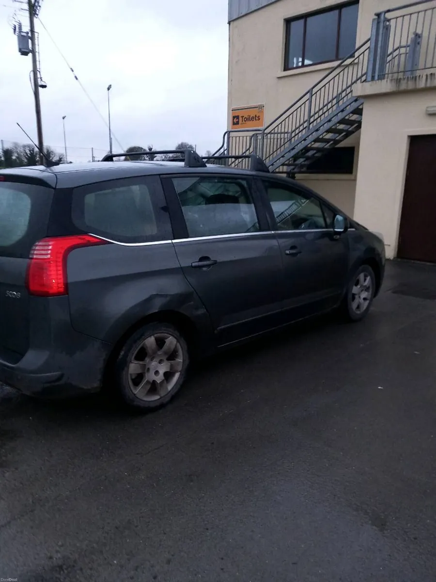 Car - Image 4