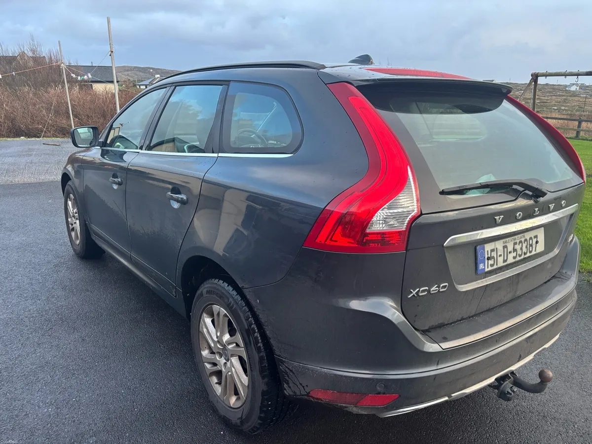 2015 Volvo XC60 - Image 2