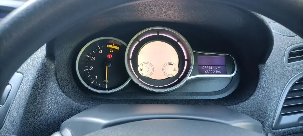 Renault Megane 2011 - Image 2