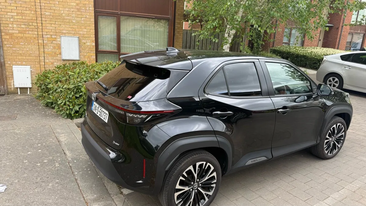 Car for sale - Image 2