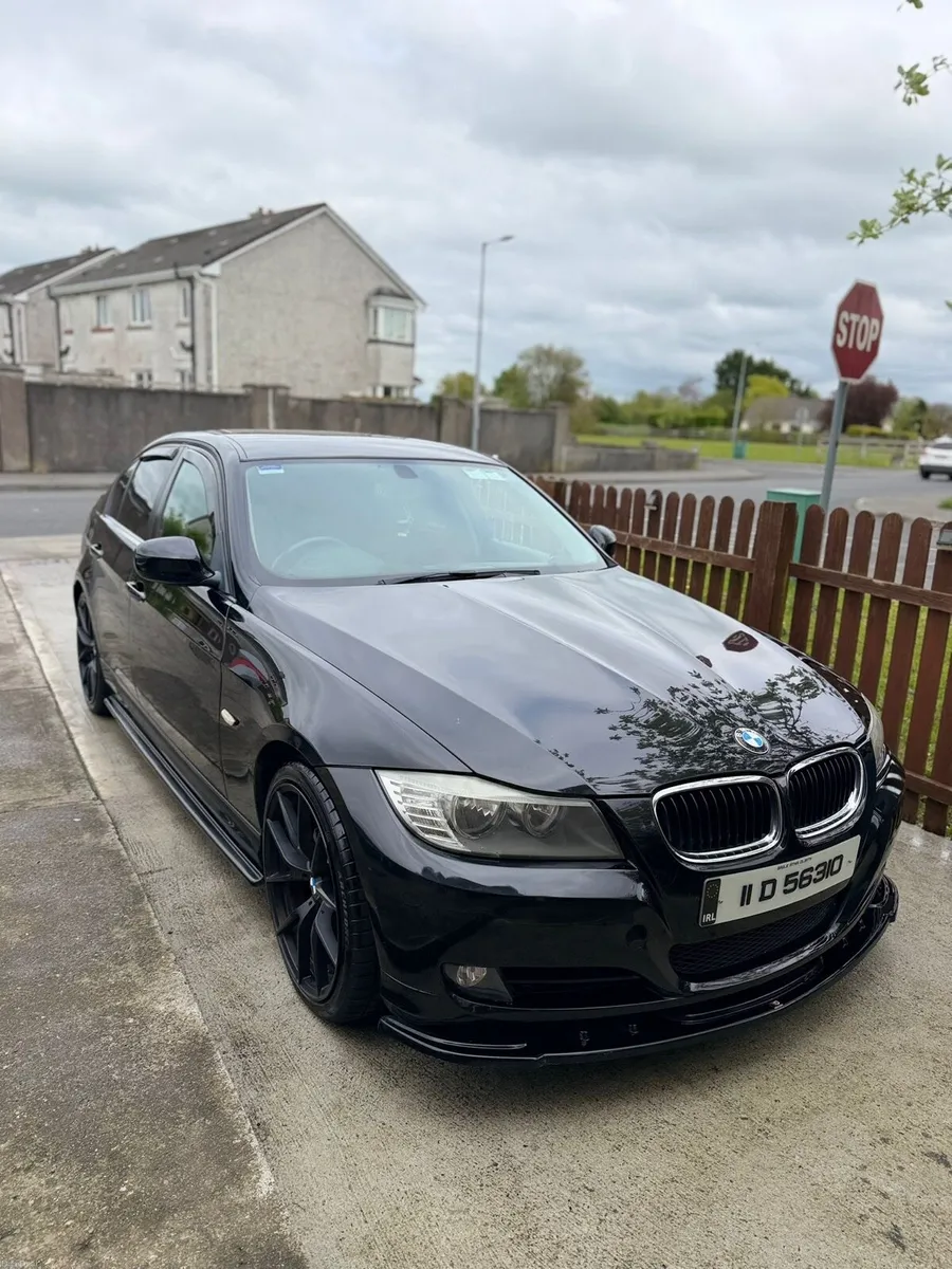 BMW 318 E90 - Image 1