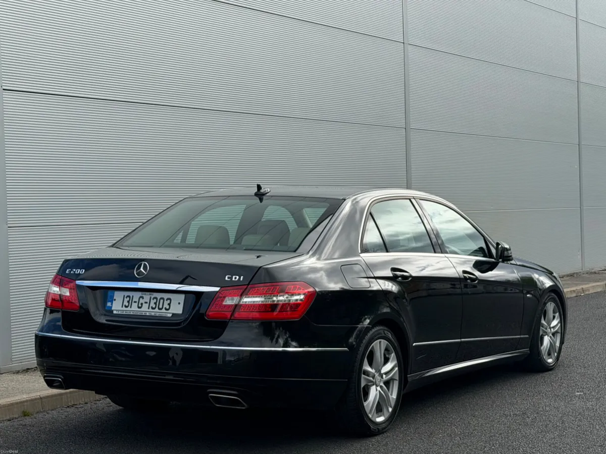 Mercedes-Benz E-Class Avantgarde - Image 3