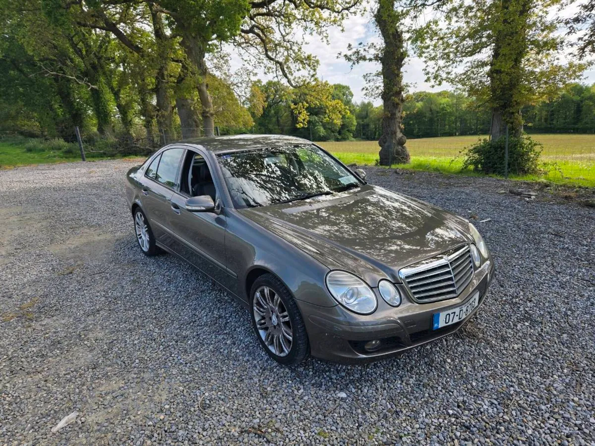 Mercedes e200 2007 - Image 1