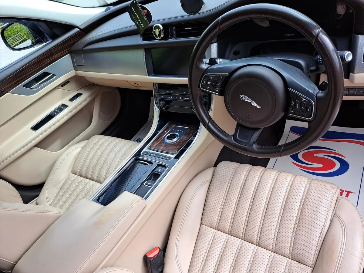 Car - Image 6