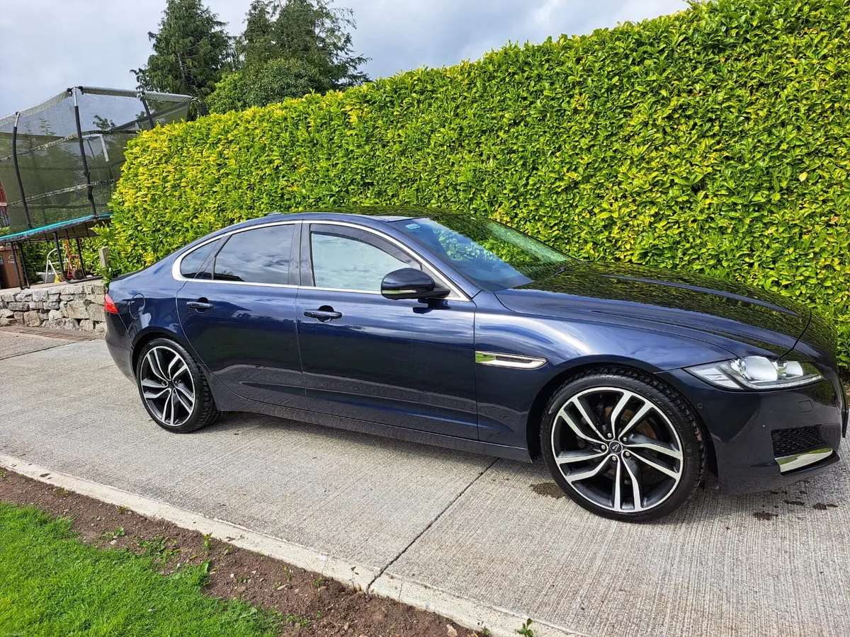 Car - Image 5