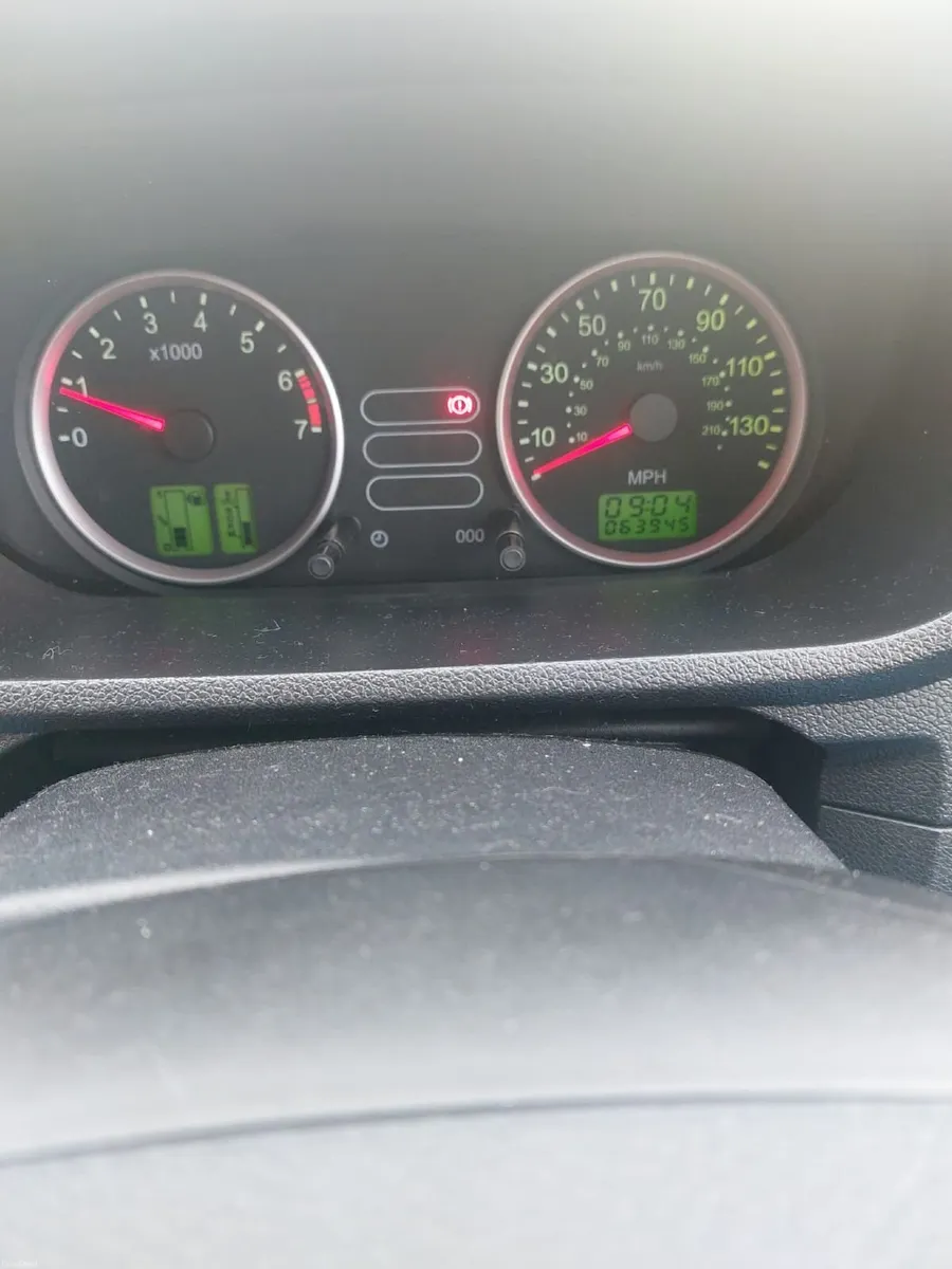 Ford Fusion 2004 - Image 1