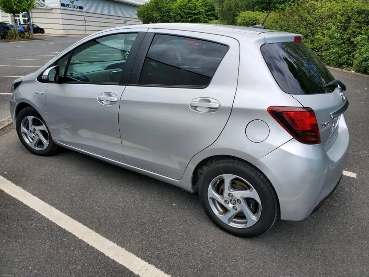 Toyota Yaris Hybrid, 5dr, Automatic - Image 5