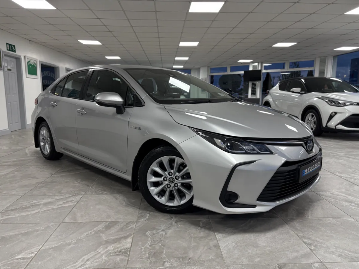 2019 Toyota Corolla Hybrid Automatic - Image 3