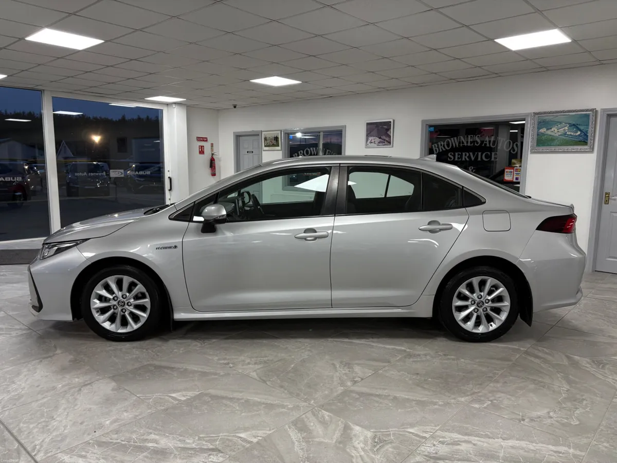 2019 Toyota Corolla Hybrid Automatic - Image 6
