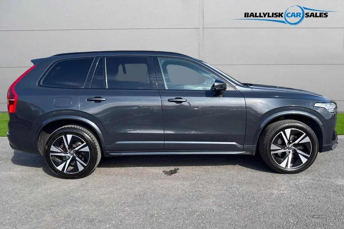 Volvo XC90 2.0 B5D 235PS MHEV R-Design Hybrid Auto - Image 3