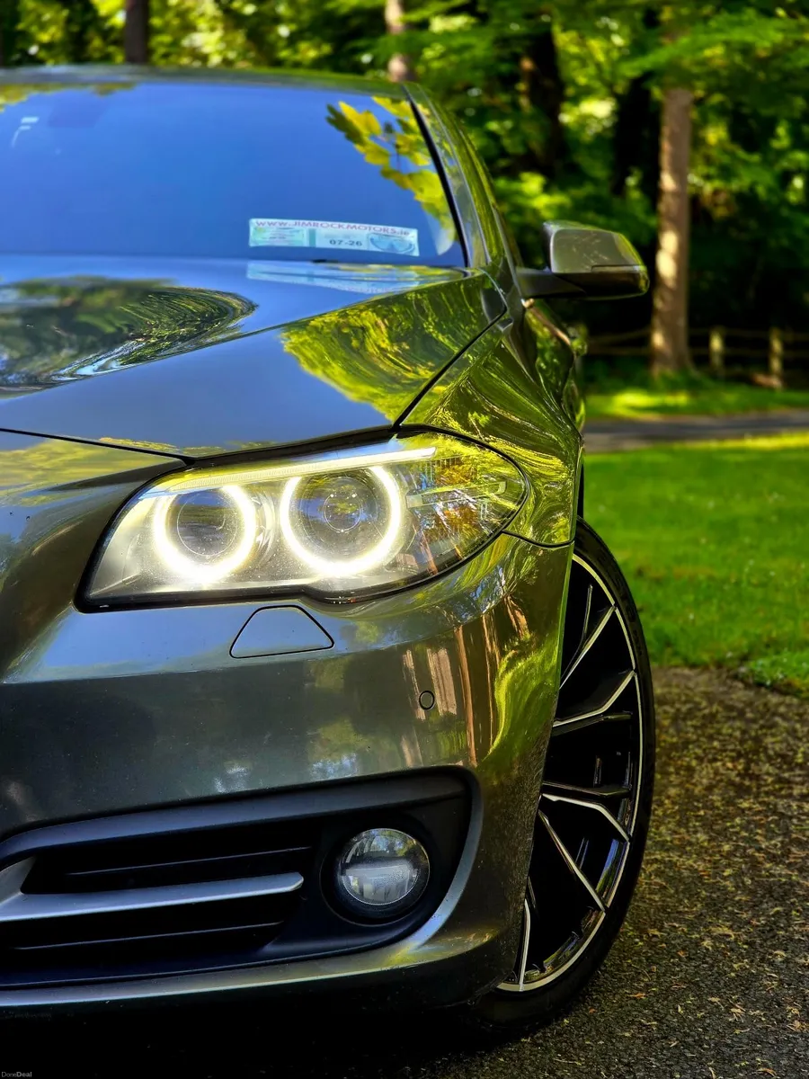 BMW 5-Series 2015 - Image 2