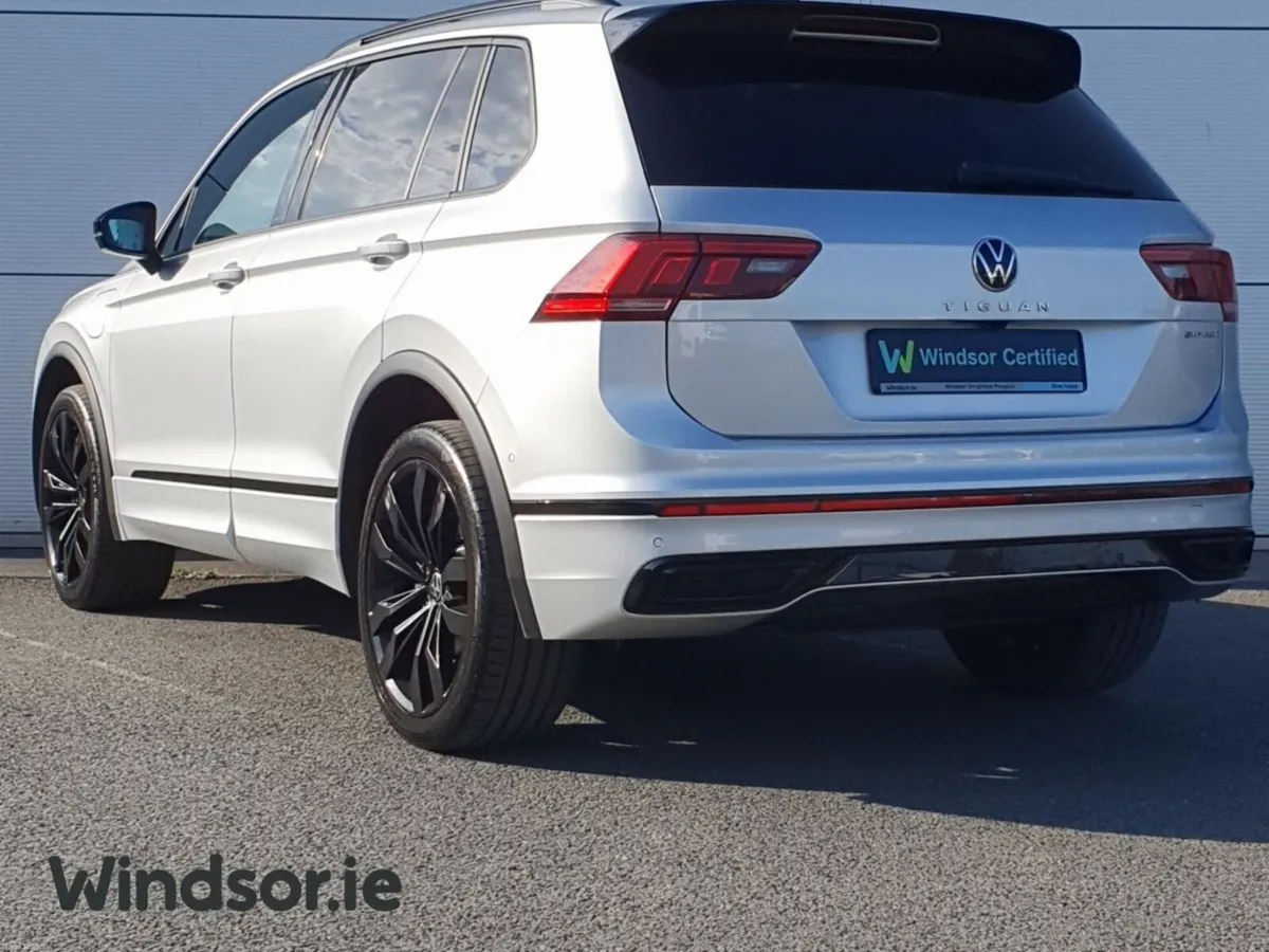 Volkswagen Tiguan 241 - Tiguan Tsi Phev S-A  Black - Image 3