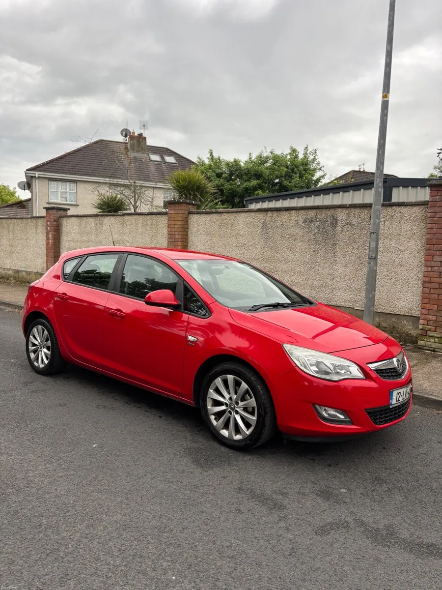 Vauxhall Astra 2012: 1.4 petrol - Image 1