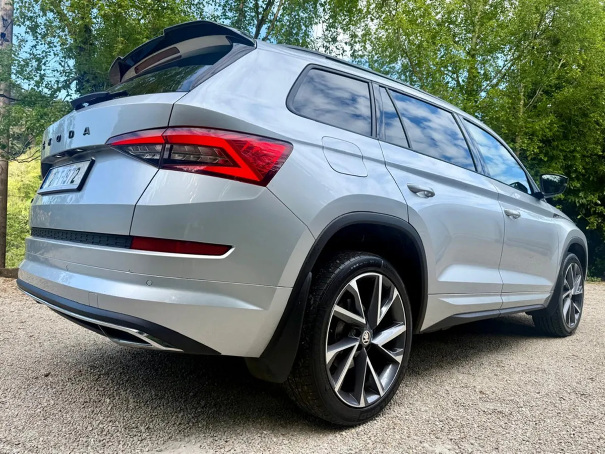 Skoda Kodiaq 7 SEAT SPORTLINE 2.0 TDI DSG *Panoram - Image 4