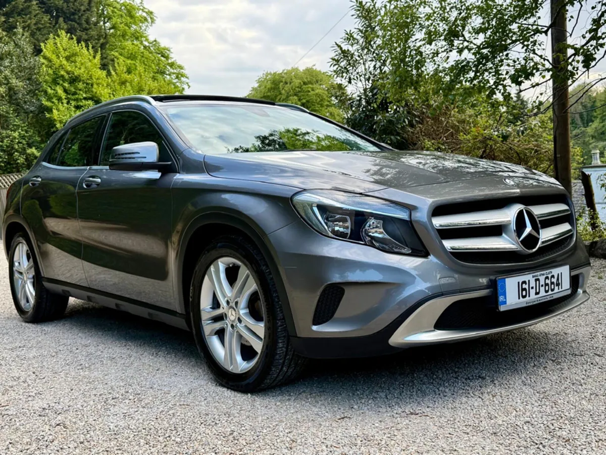 Mercedes-Benz GLA 180 D URBAN *Panoramic Sunroof…O - Image 2