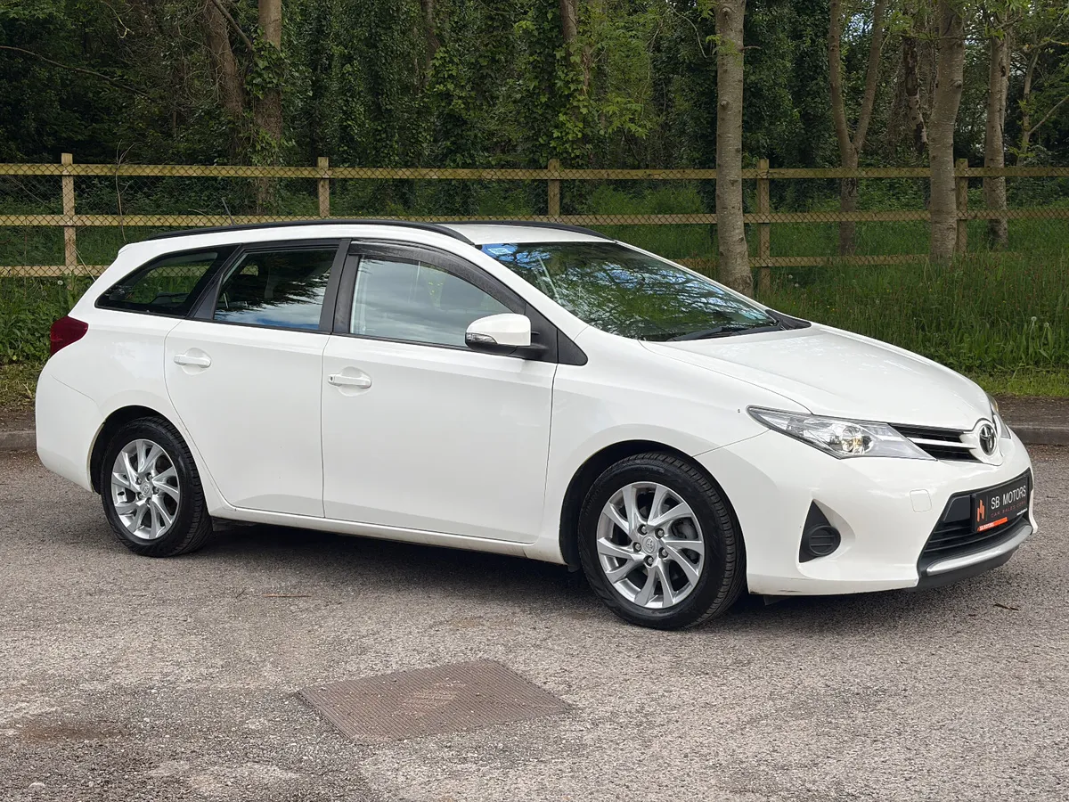 2014 TOYOTA AURIS ESTATE 1.4D4D TERRA NEW NCT 2027 - Image 1