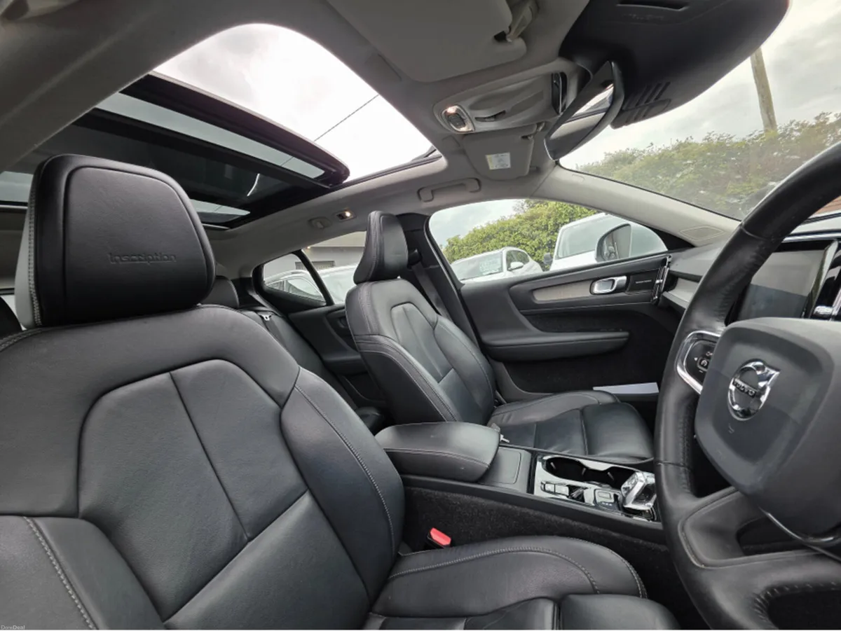 Volvo XC40 D3 INSCRIPTION PRO AT 5DR AUTO - Image 3
