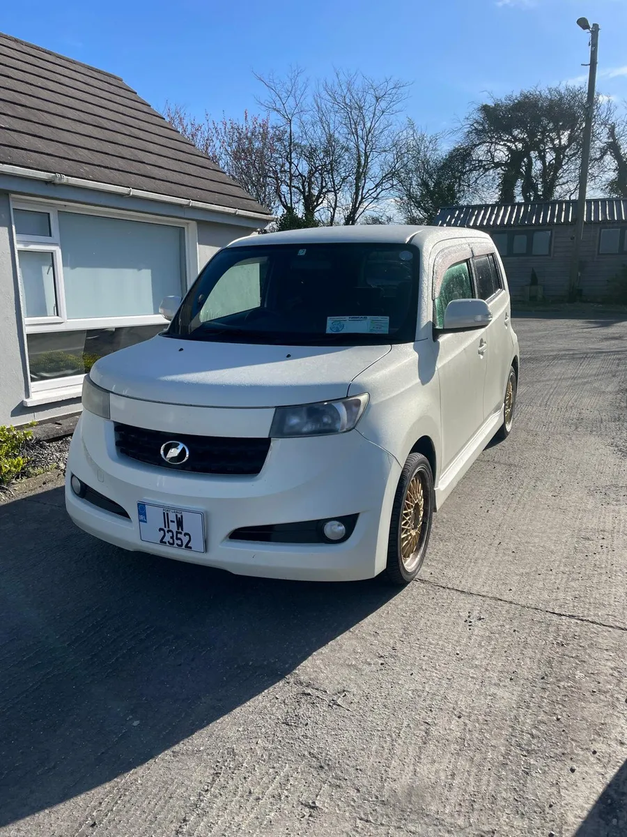 Toyota bB 2011 - Image 1