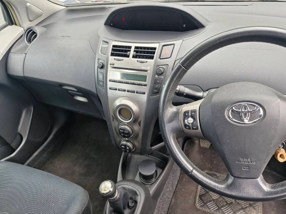 Beautiful 2010 Yaris Sol - Image 4