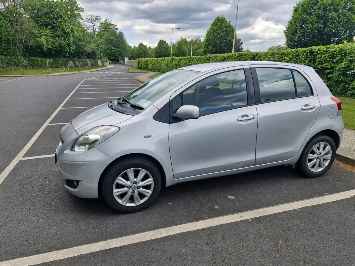 Beautiful 2010 Yaris SOL.   3 Owners within Family - Image 4