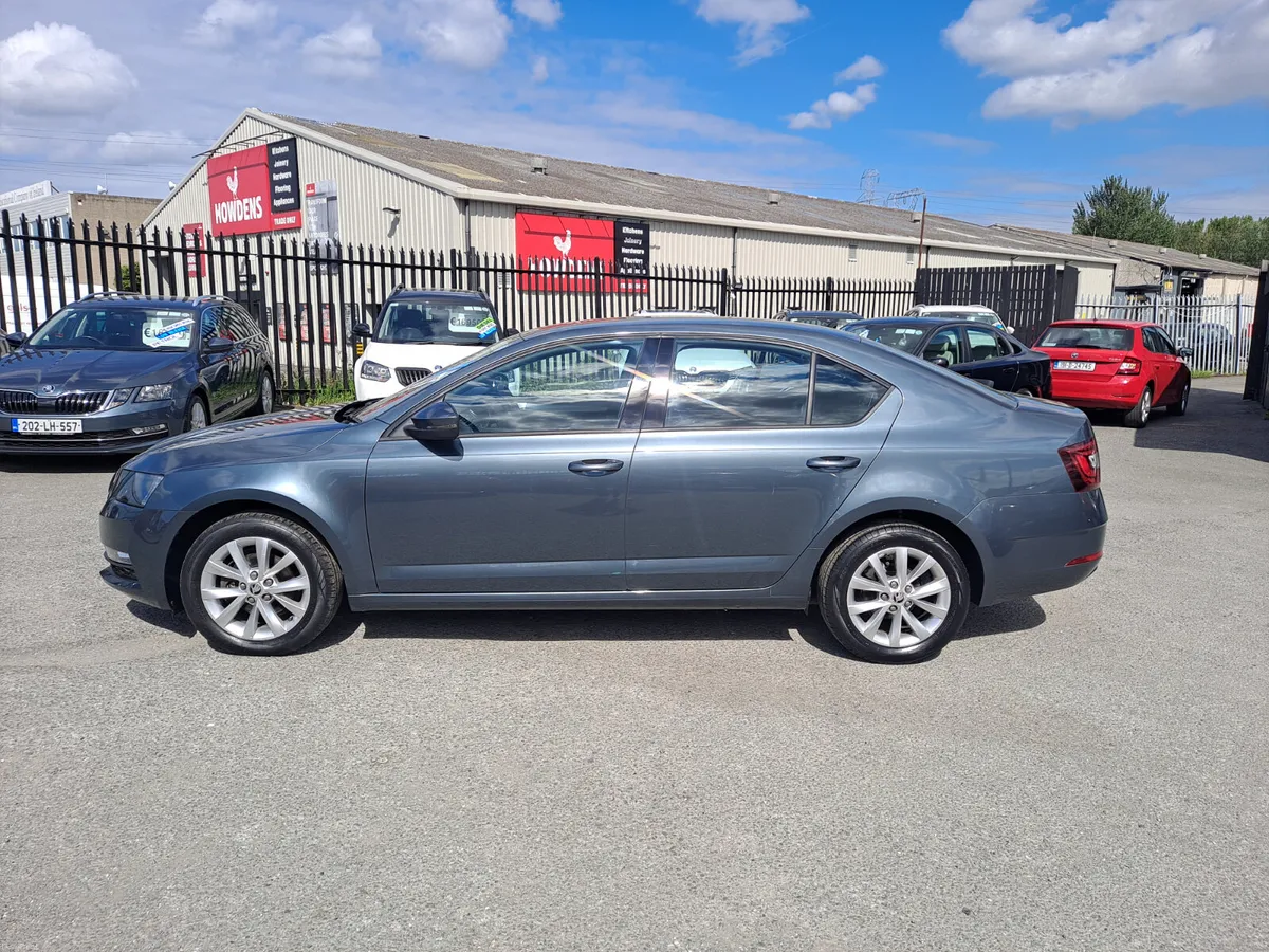 Skoda Octavia 2018 AMBITION 1.6 TDI 115HP 4DR - Image 5