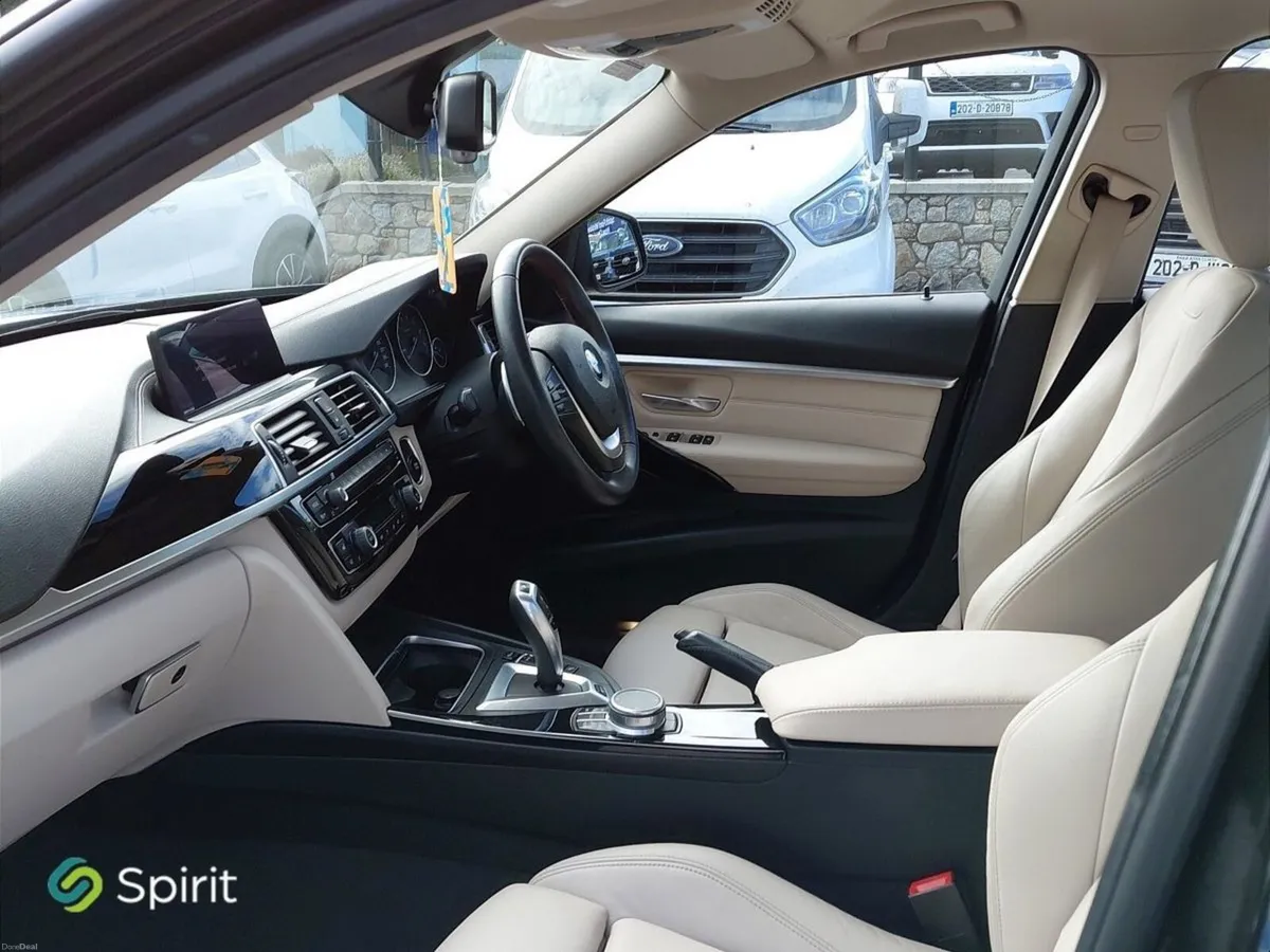 BMW 3-Series 330e Sport  AUTO FULL LEATHER - Image 3