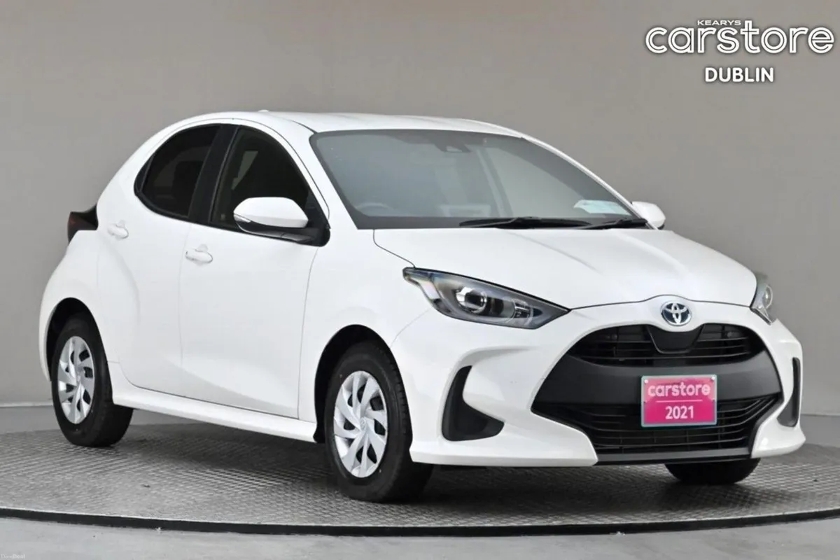 Toyota Yaris 1.5 HYBRID **REVERSE CAM**PARK SENSOR - Image 1